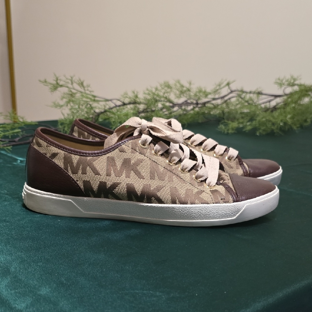 Michael Kors Tan and Brown Woman Sneakers